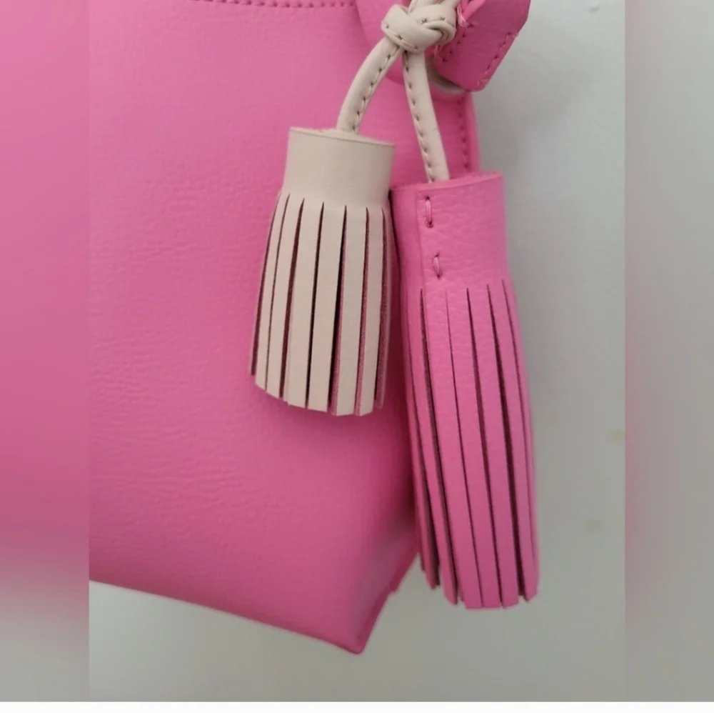 Kate Spade Foster Court Pepper Crossbody Bag Purse Hot Pink Tassels NWOT - Picture 3 of 10